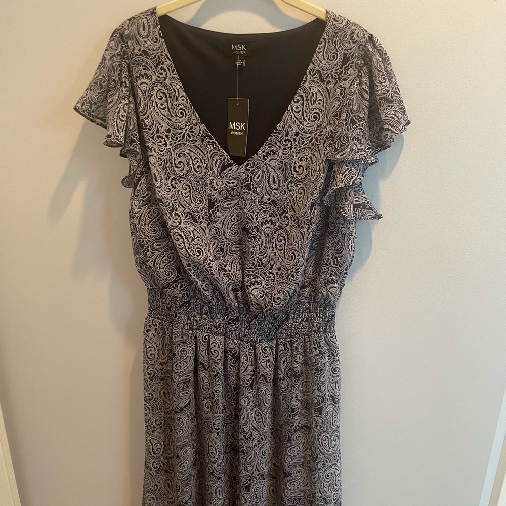 BNWT Navy Blue Paisley Knee Length Dress w/ Elastic Waist and Flutter Sleeves 1X